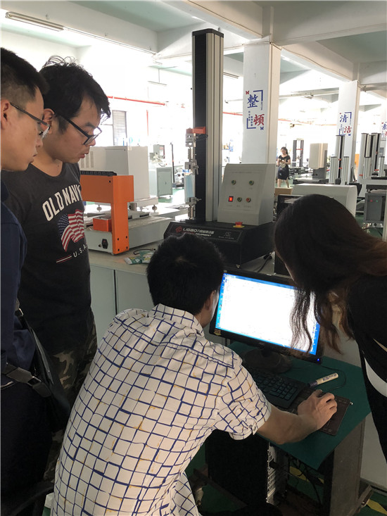口罩制造客戶到我司測試樣品選購拉力試驗機 口罩制造客戶到我司測試樣品選購拉力試驗機